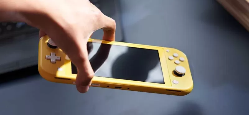 Switch 2 Lite最新消息，轻薄机身、续航升级，或于2025年秋季同步首发-switch游戏下载社区